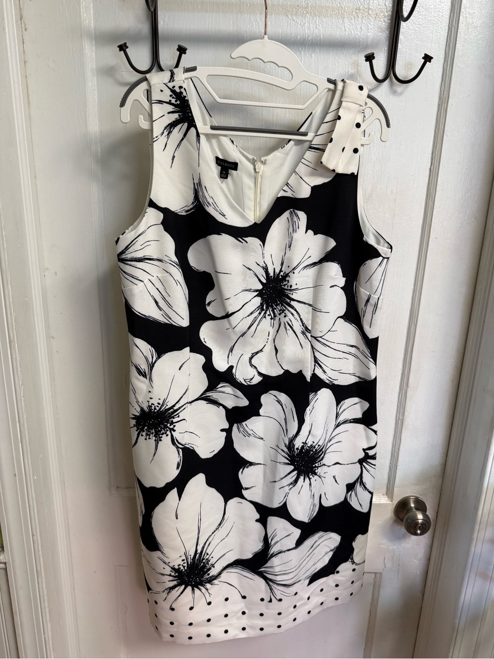 Talbots size 14 Black and White Floral Shift Dress